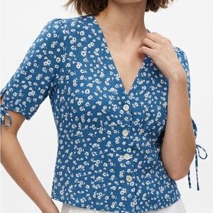 RAILS Amelia Tie Sleeve Blouse in Blue Daisies - Floral V-Neck Top S
